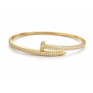 Bracelete em semijoia banhado a ouro 18k, modelo prego, cravejado com zircônias